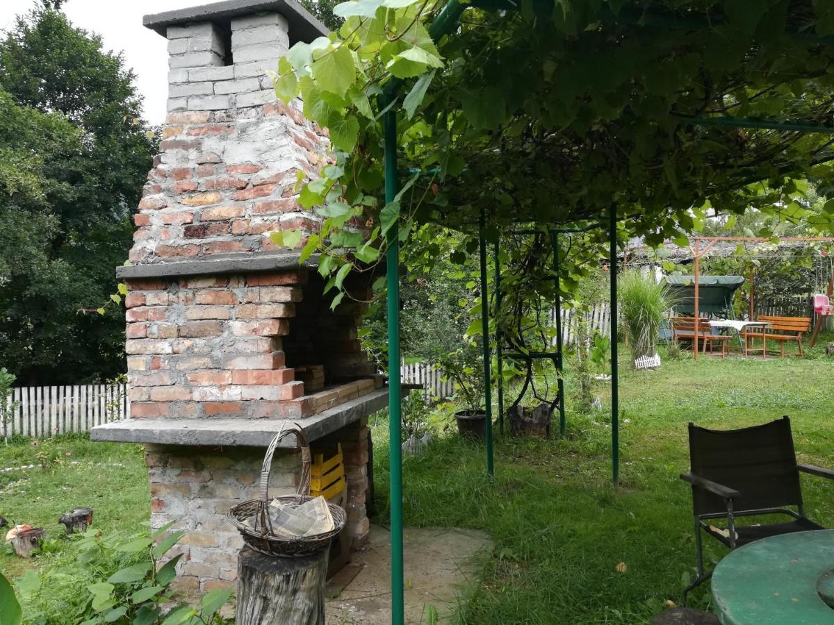 Cottage Forest Stream Visoko Exterior photo
