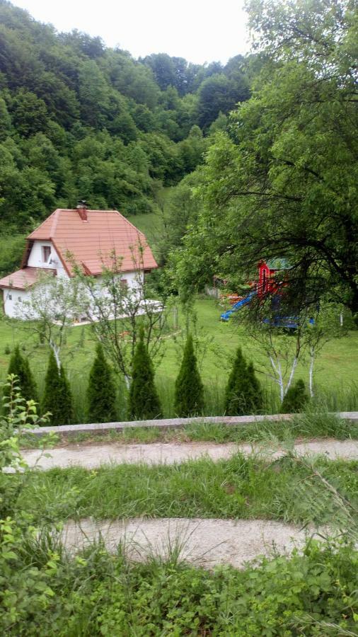 Cottage Forest Stream Visoko Exterior photo